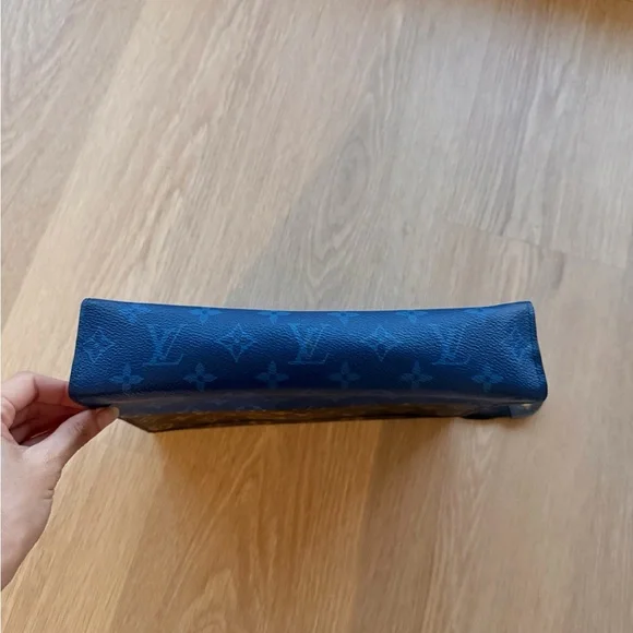 Louis Vuitton Limited Edition Pochette Voyage MM Monogram Eclipse Pacific Blue - Picture 4 of 16